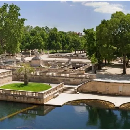 Le D'auguste- Coeur De Nimes-chaleureux-emplacement Ideal * נים