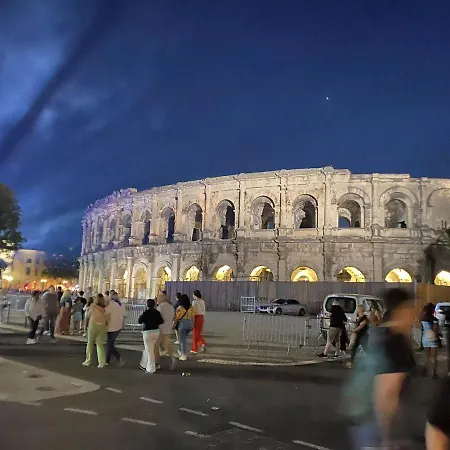 Le D'auguste- Coeur De Nimes-chaleureux-emplacement Ideal דירה