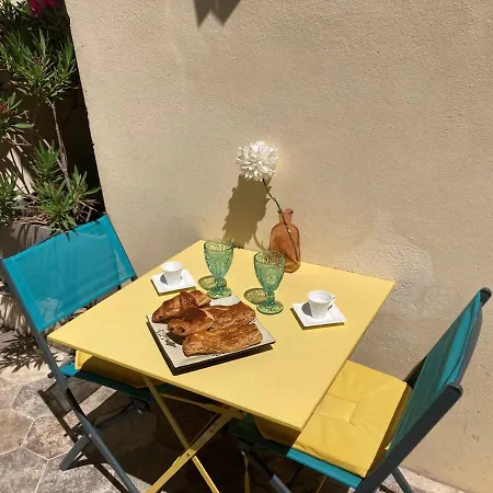 Le D'auguste- Coeur De Nimes-chaleureux-emplacement Ideal *