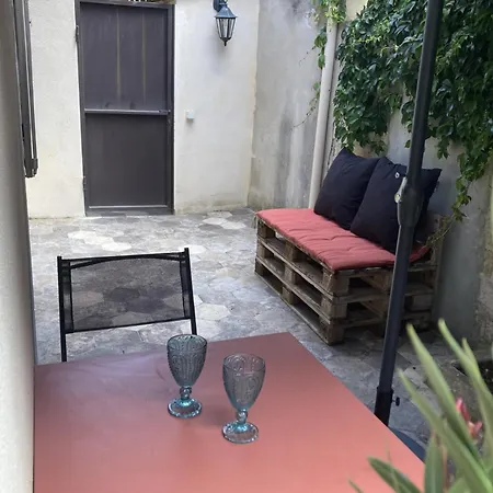 דירה Le D'auguste- Coeur De Nimes-chaleureux-emplacement Ideal *
