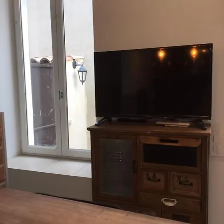 Le D'auguste- Coeur De Nimes-chaleureux-emplacement Ideal דירה