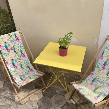 Le D'auguste- Cœur De Nîmes-chaleureux-emplacement Idéal Apartamento *