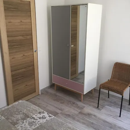 Apartment Le D'auguste- Coeur De Nimes-chaleureux-emplacement Ideal