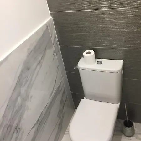 Appartement Le D'auguste- Coeur De Nimes-chaleureux-emplacement Ideal