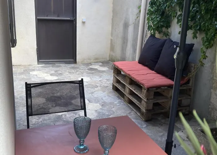דירה Le D'auguste- Coeur De Nimes-chaleureux-emplacement Ideal *